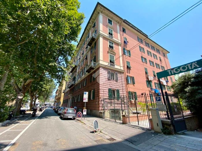 Appartamento con 5 locali in vendita in Corso Torino, Foce, Genova