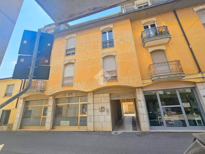 Appartamento con 5 locali in vendita in Piazza San Pio X, Cerlongo, Goito
