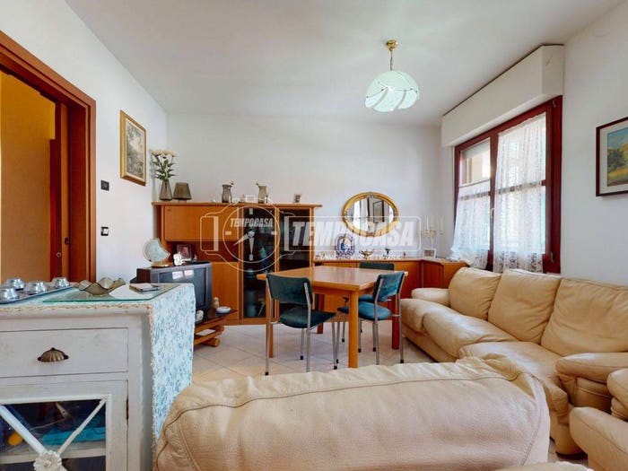 Appartamento trilocale in vendita in Piazza XXV Aprile maggio, Centro, Vergato