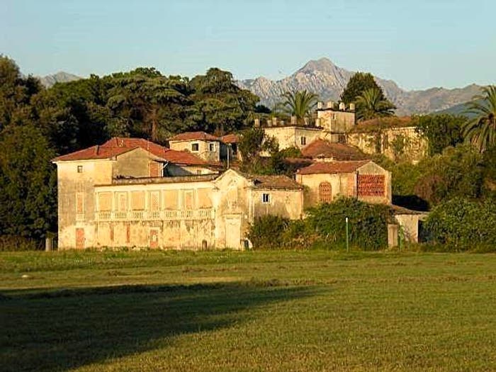 Casa con 6 locali in vendita in Via Covetta, Avenza, Carrara