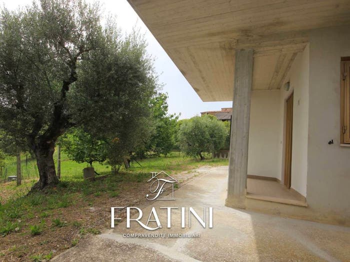 Casa con 5 locali in vendita in Frazione Raieto, Civitella del Tronto