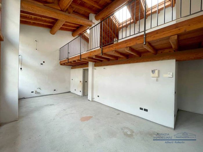 Appartamento trilocale in vendita in Via Giovanni XXIII, Fontane Zurane Gresine, Provaglio d'Iseo