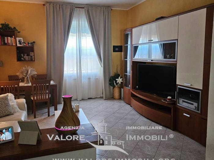 Appartamento quadrilocale in vendita in Via Fratelli Bandiera, Shangai, Livorno