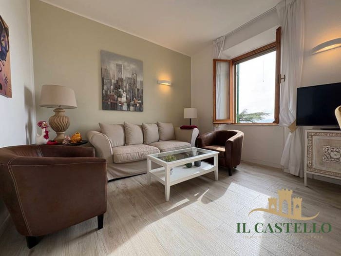Appartamento quadrilocale in vendita in Via Belvedere, Centro, Castiglione del Lago