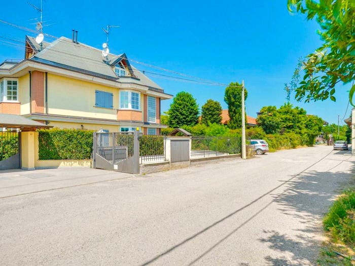 Casa trilocale in vendita in Via Sant'Antonino Ticino, Madonna Regina, Busto Arsizio