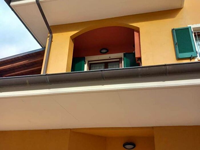 Appartamento trilocale in vendita in Via Villagrande, Mombaroccio