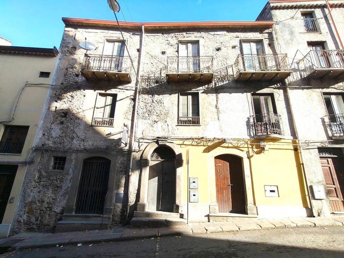 Casa con 6 locali in vendita in Via Vittorio Emanuele, Centro, Tortorici