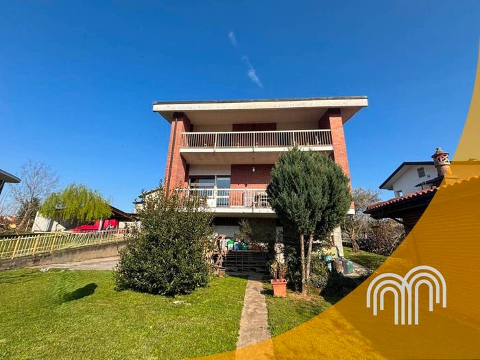 Casa con 6 locali in vendita in Via Susa, Fiano