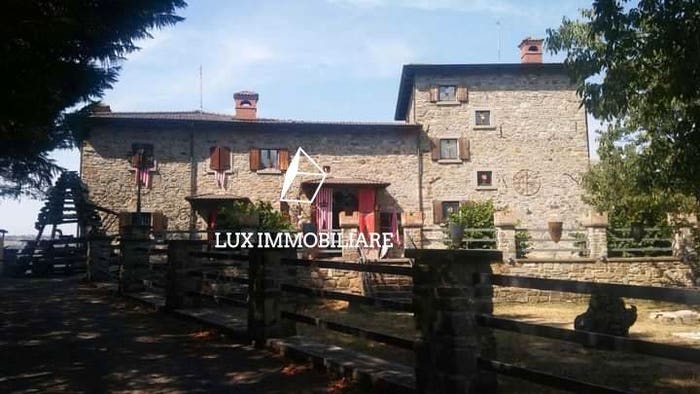 Casa con 6 locali in vendita in Via Calcinara, Gusciola, Montefiorino