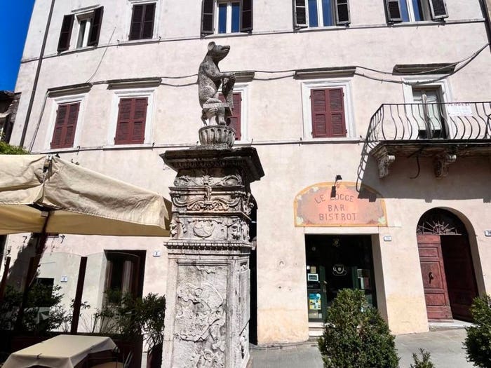 Appartamento con 6 locali in vendita in Via Generale Orsini, Centro, Pitigliano