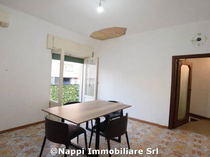 Casa trilocale in vendita in Via Udalrigo Masoni, Ponti Rossi, Napoli