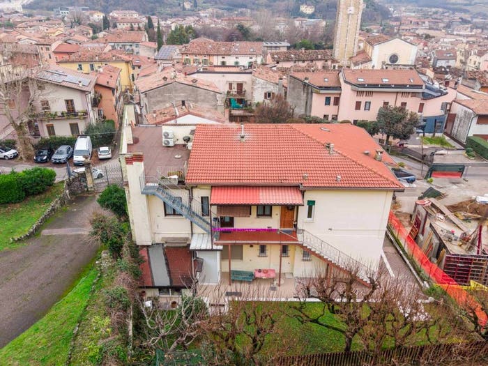 Appartamento quadrilocale in vendita in Viale Rimembranza, Centro, Grezzana
