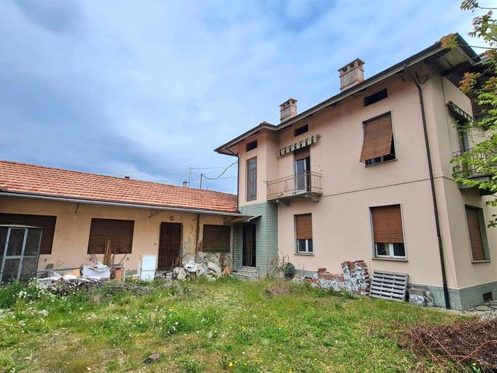 Casa con 6 locali in vendita in Via Milano, Chiavazza, Biella
