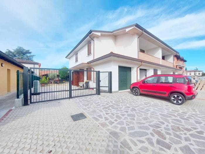 Casa trilocale in vendita in Circonvallazione Ovest, Centro, Luzzara