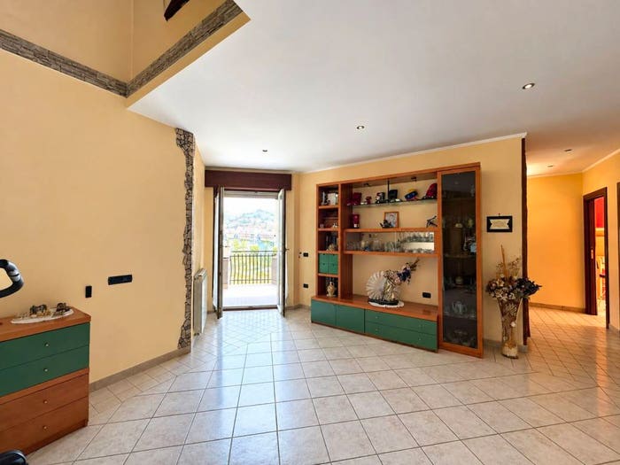 Appartamento trilocale in vendita in Via Giorgio De Falco, Quarto