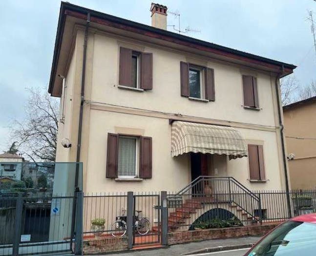 Casa con 6 locali in vendita in Via Andrea da Faenza, Bolognina, Bologna
