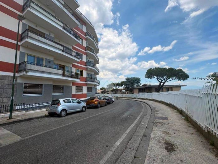 Appartamento con 6 locali in vendita in Via Stazio, Posillipo, Napoli