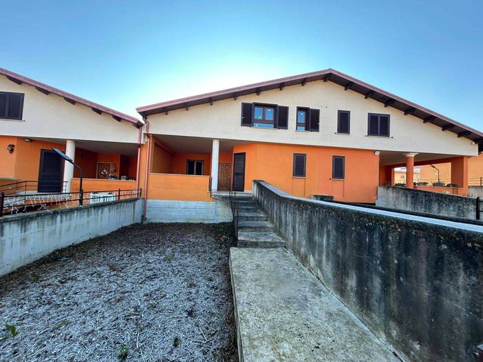 Casa quadrilocale in vendita in Via Casamarina, Rocca d'Evandro