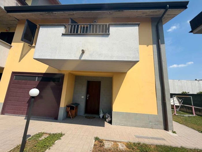 Casa quadrilocale in vendita in Via Walter Tobagi, Santa Corinna, Noviglio