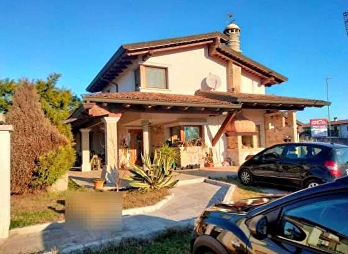 Casa con 6 locali in vendita in Vicolo Joppi, Centro, Castions di Strada