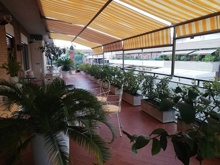 Casa trilocale in vendita in Via Cerreto di Spoleto, Furio Camillo, Roma