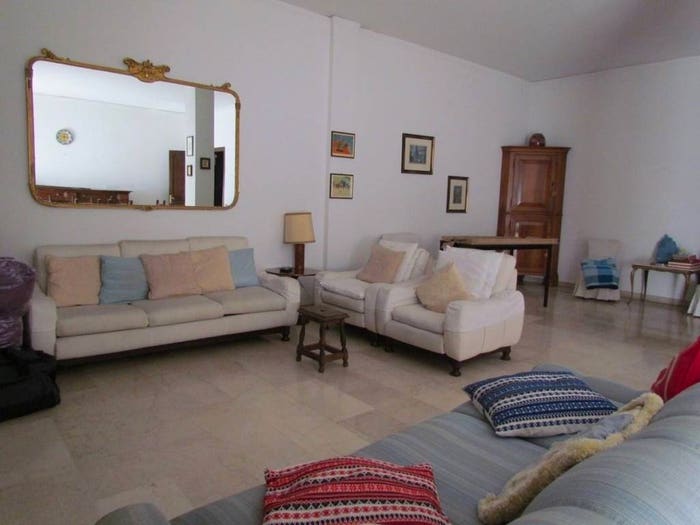 Appartamento con 6 locali in vendita in Via Pietro Giardini, Viali, Modena