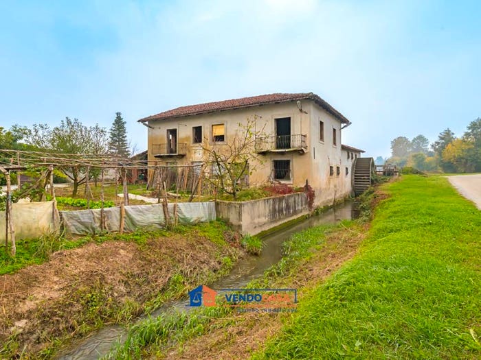 Casa con 6 locali in vendita in Strada Antica Per Carmagnola, Centro, Racconigi