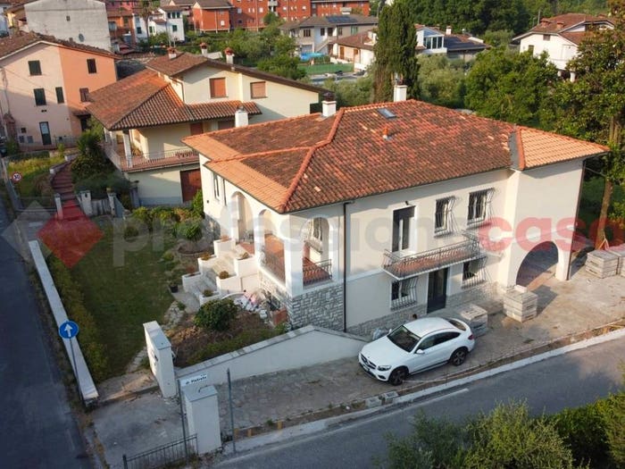 Casa con 6 locali in vendita in Via del Santo, Centro, Borgo a Mozzano