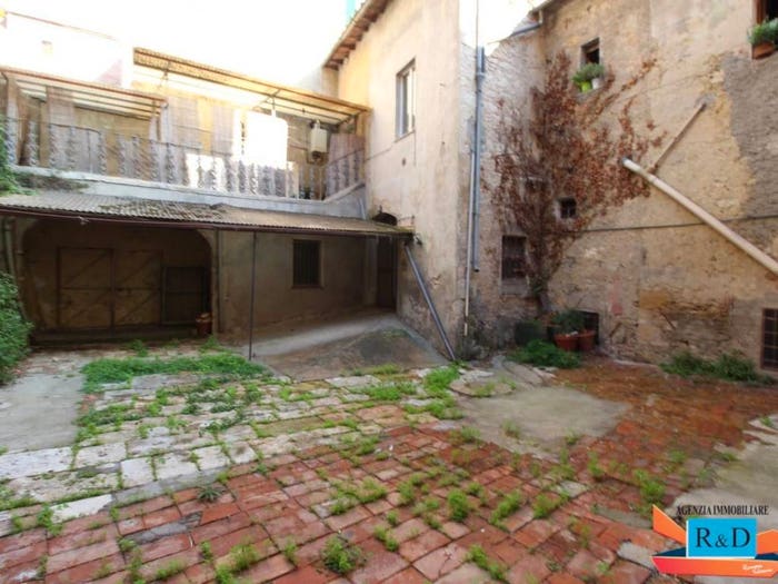 Appartamento quadrilocale in vendita in Piazza Arnolfo di Cambio, Colle Bassa Via Gramsci, Colle di Val d'Elsa