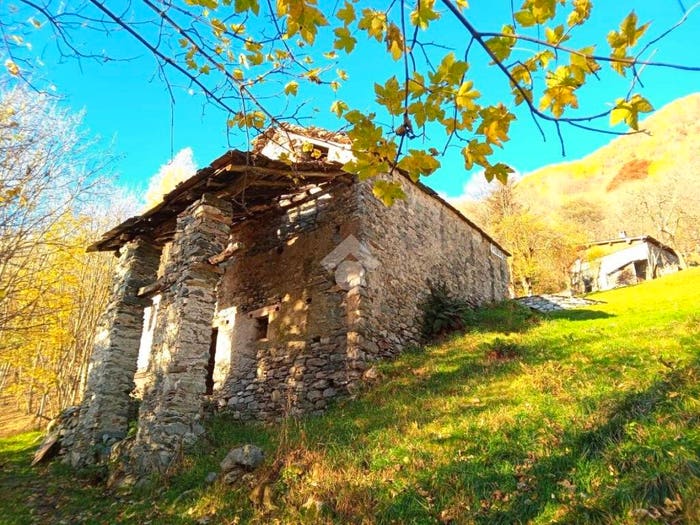 Casa bilocale in vendita in Località Trebbia, Gravedona ed Uniti
