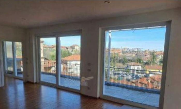 Casa con 5 locali in vendita in Via Pietro Nallino, Borgato Collina San Lorenzo, Mondovì