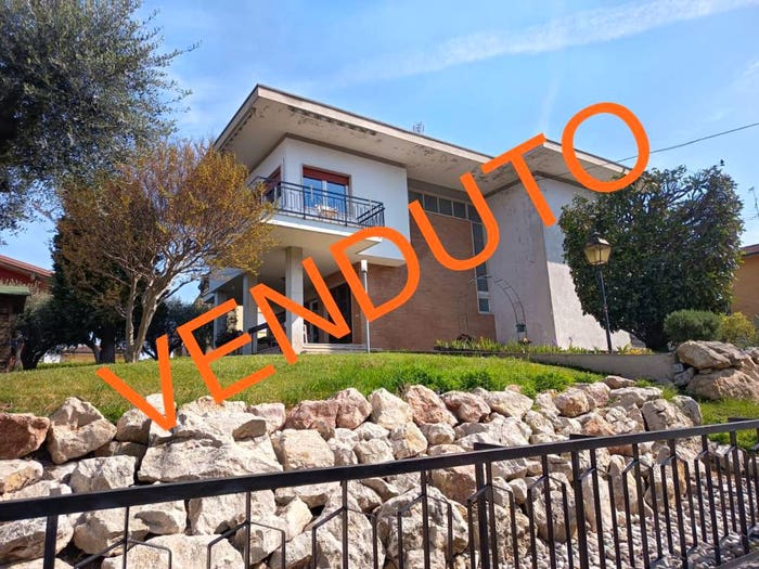 Casa con 5 locali in vendita in Via paiari, Centro, Lazise