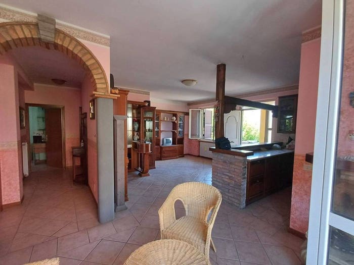 Appartamento con 6 locali in vendita in Via di Vico Pietro, Tuscania