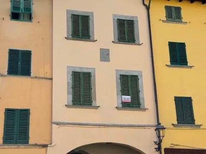 Casa con 6 locali in vendita in Piazza Bernardo Tanucci, Stia, Pratovecchio e Stia