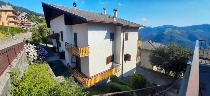 Appartamento trilocale in vendita in Via Alessandro Manzoni, Costa Di Serina, Costa Serina