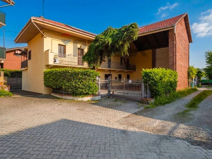 Casa con 6 locali in vendita in Borgata Rossignoli, Centro, Ciriè