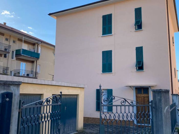 Appartamento quadrilocale in vendita in Via Cesare Battisti, Centro, Loano