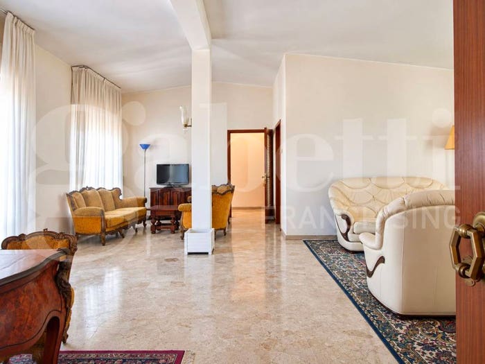 Casa con 6 locali in vendita in Via del Porto, Centro, Porcia