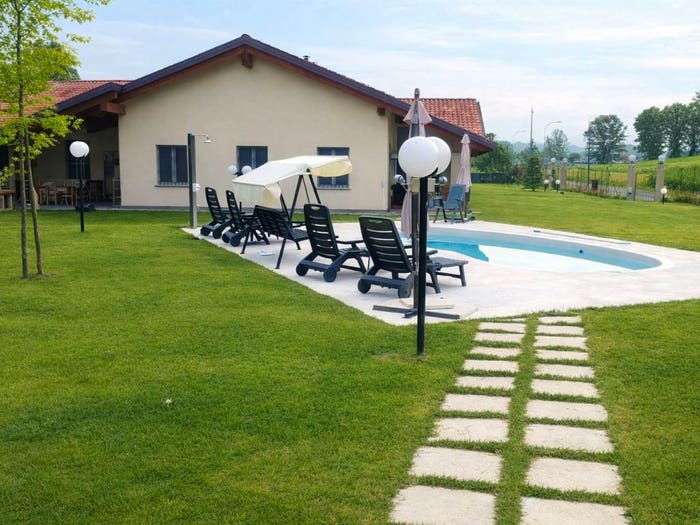 Casa con 6 locali in vendita in Via del Martinetto, Cantarana