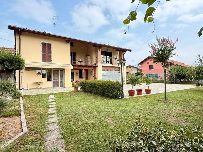 Casa con 5 locali in vendita in Via Regina Elena, Carleveri, Rocca de' Baldi