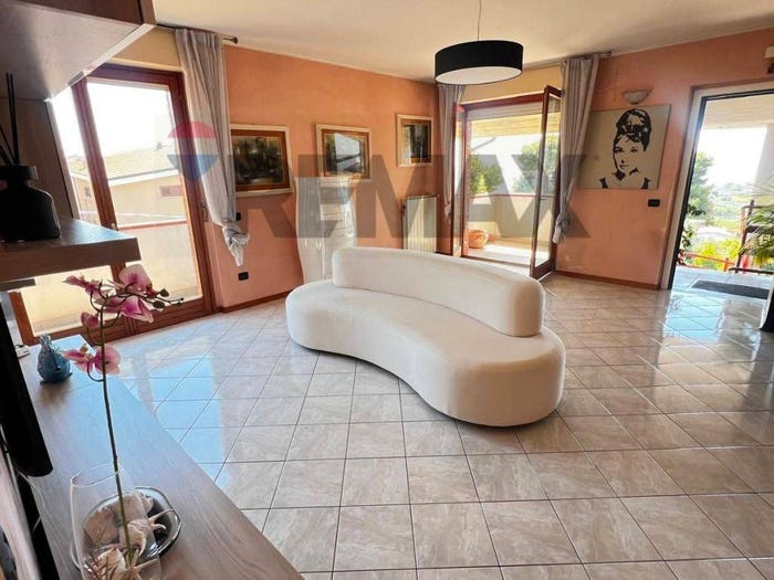 Appartamento quadrilocale in vendita in via della madonnuccia, Centro, Città Sant'Angelo