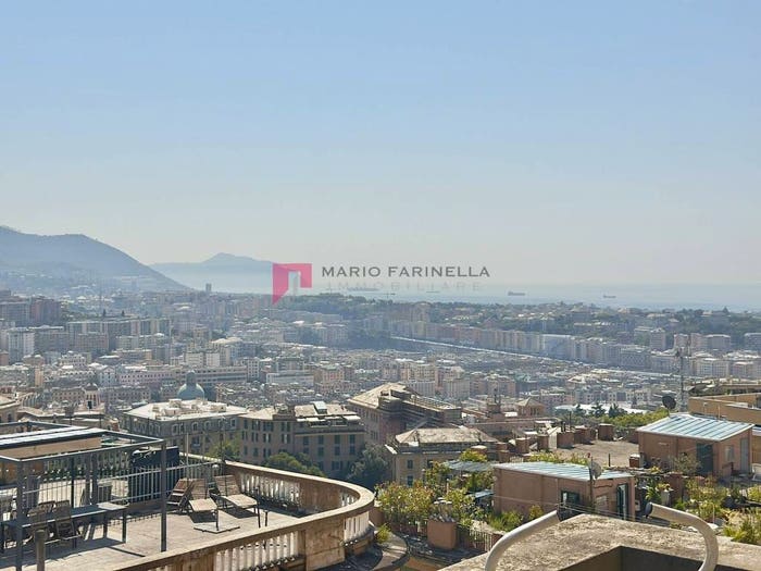 Appartamento quadrilocale in vendita in Via Cesare Cabella, Castelletto, Genova