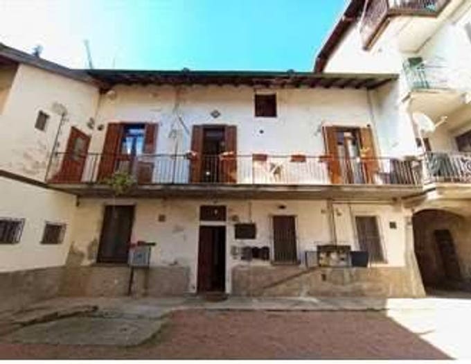 Appartamento trilocale in vendita in Via Piazza Giuseppe Grandi F, Ganna, Valganna