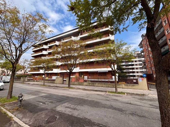 Appartamento con 5 locali in vendita in Via Adelaide Ristori, Centro, Gorizia