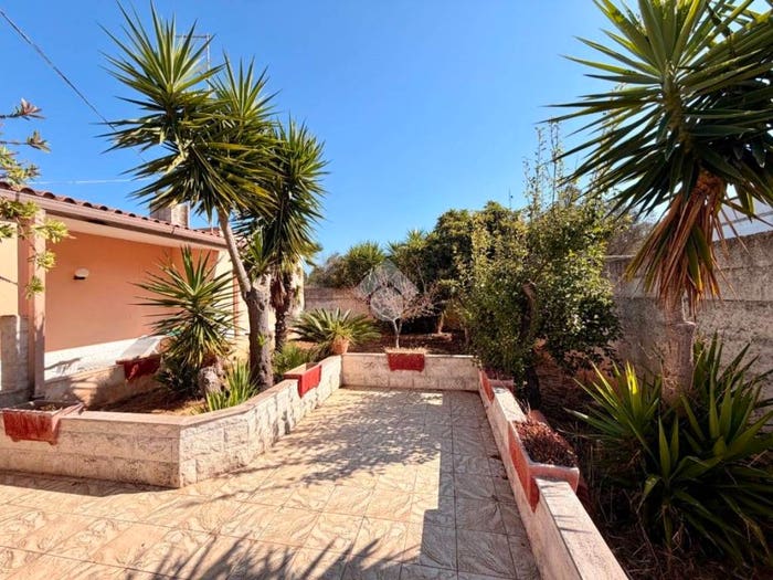 Casa trilocale in vendita in VIA ALOSA FINTA, Trepuzzi
