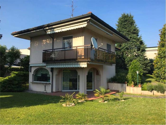 Casa con 6 locali in vendita in Cologno al Serio