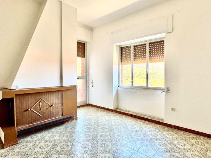 Appartamento quadrilocale in vendita in Via Santa Lucia, Centro, Bortigali