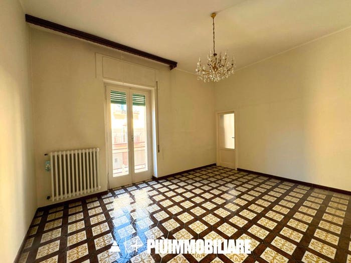 Appartamento con 6 locali in vendita in Via Fratelli Cervi, Centro, Matera