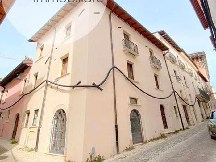Casa quadrilocale in vendita in Via Antonelli, Duomo Fontana Luminosa, L'Aquila