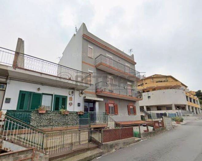 Appartamento trilocale in vendita in SALITA SANTA LUCIA, Centro Storico, Messina